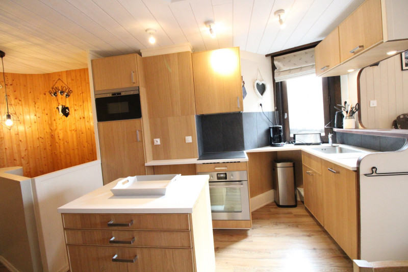 _lv_images__lot_0020392354_06_10241388