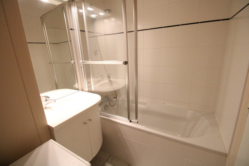 _lv_images__lot_0020392354_09_11195977