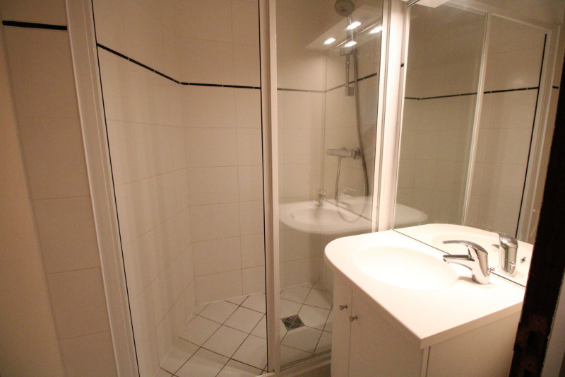 _lv_images__lot_0020392354_10_9727956