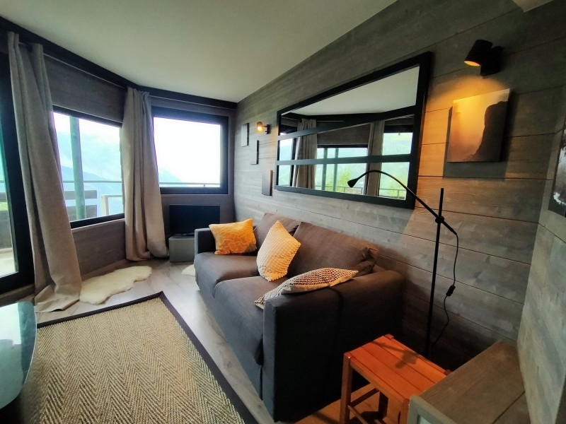 _lv_images__lot_0020392355_04_10394912