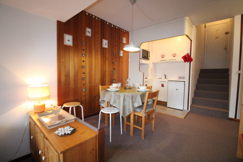 _lv_images__lot_0020392357_02_10190853