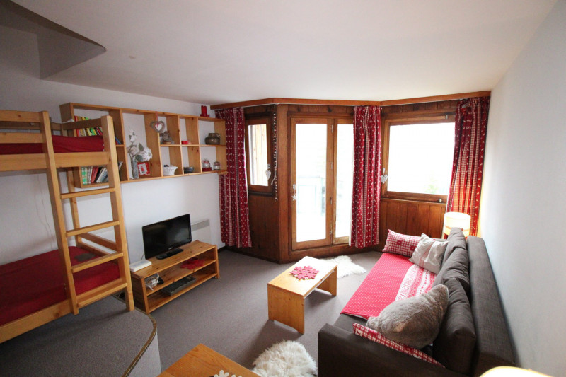 _lv_images__lot_0020392357_09_10021194