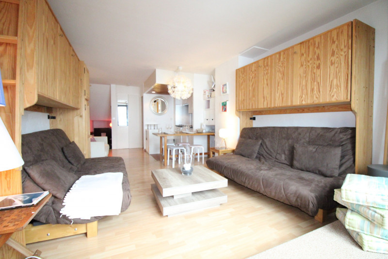 _lv_images__lot_0020392358_05_9813423