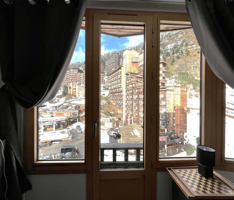 _lv_images__lot_0020392359_11_10335828