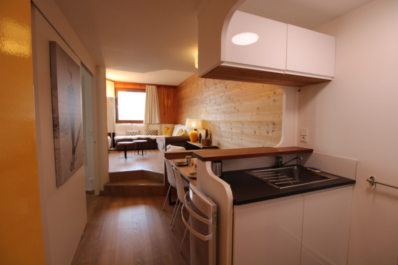 _lv_images__lot_0020392360_06_9786675