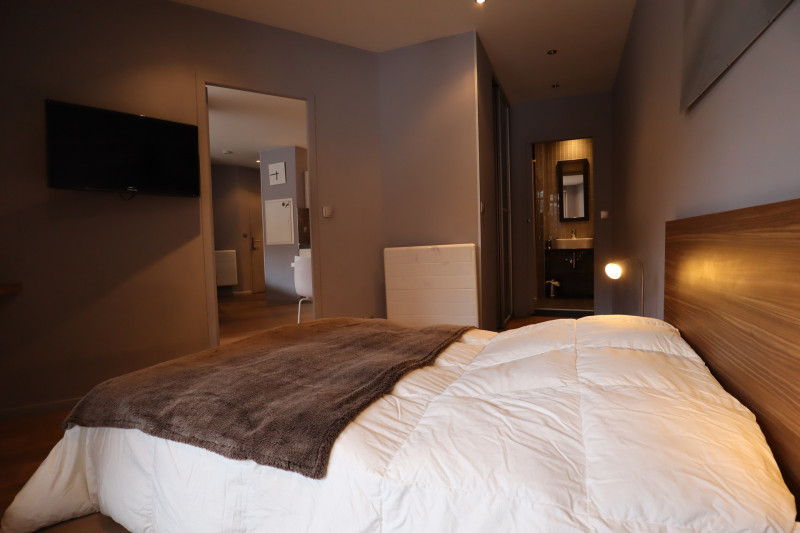 _lv_images__lot_0020392361_05_9582470