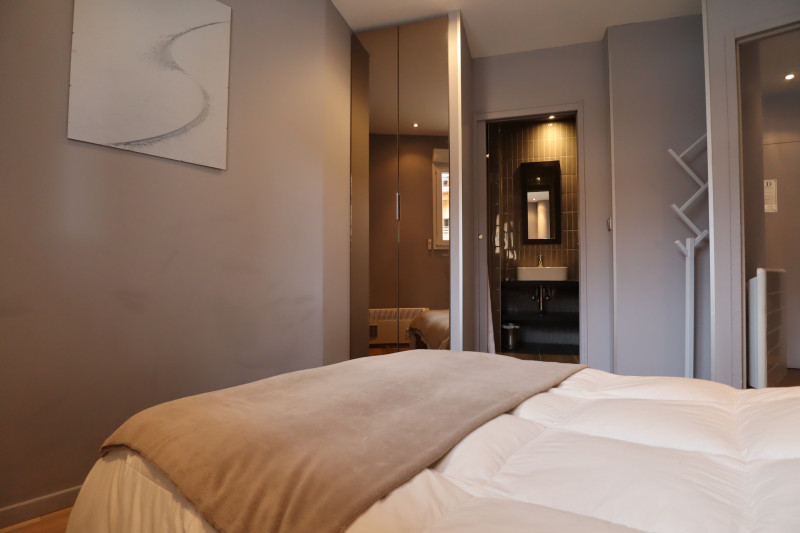 _lv_images__lot_0020392361_06_10379816