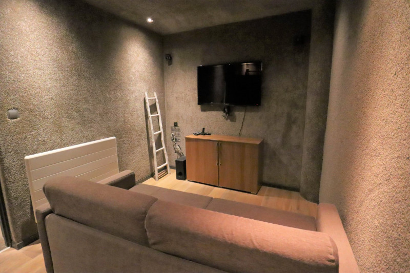 _lv_images__lot_0020392361_07_10394858