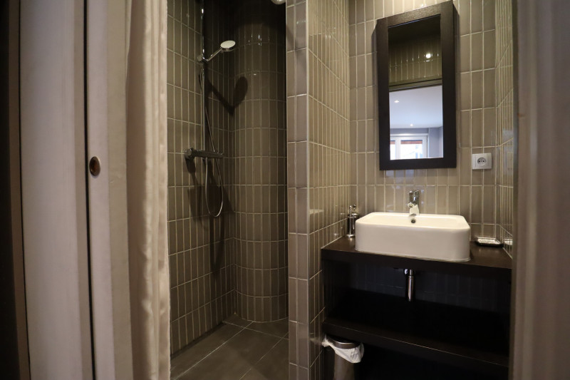 _lv_images__lot_0020392361_08_10212377