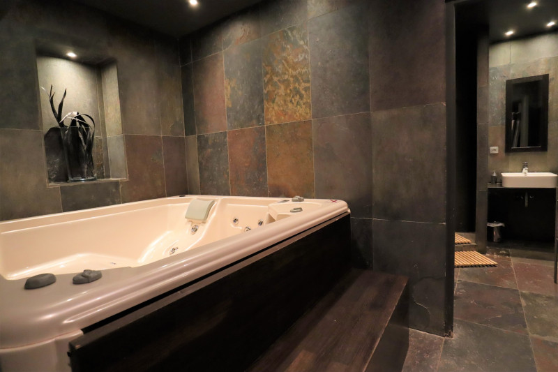 _lv_images__lot_0020392361_12_9325427