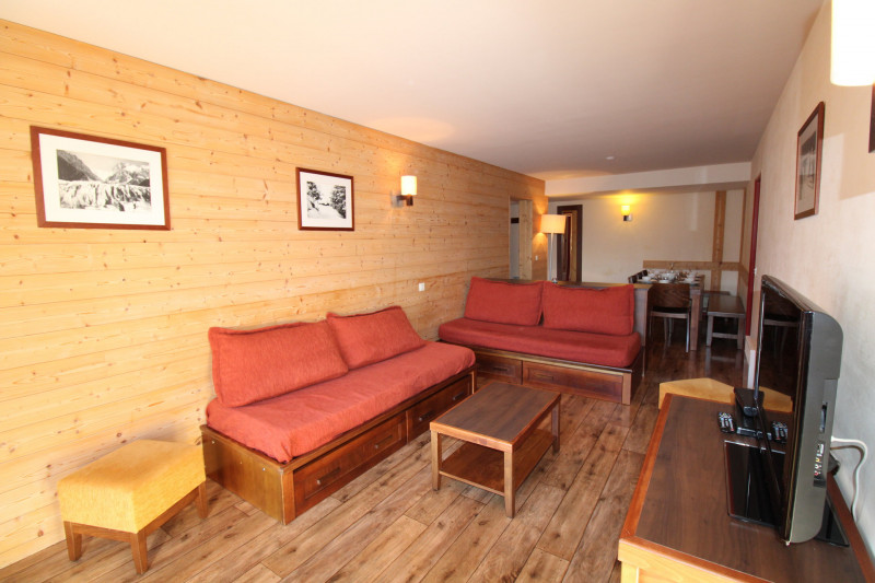 _lv_images__lot_0020392362_01_9260228