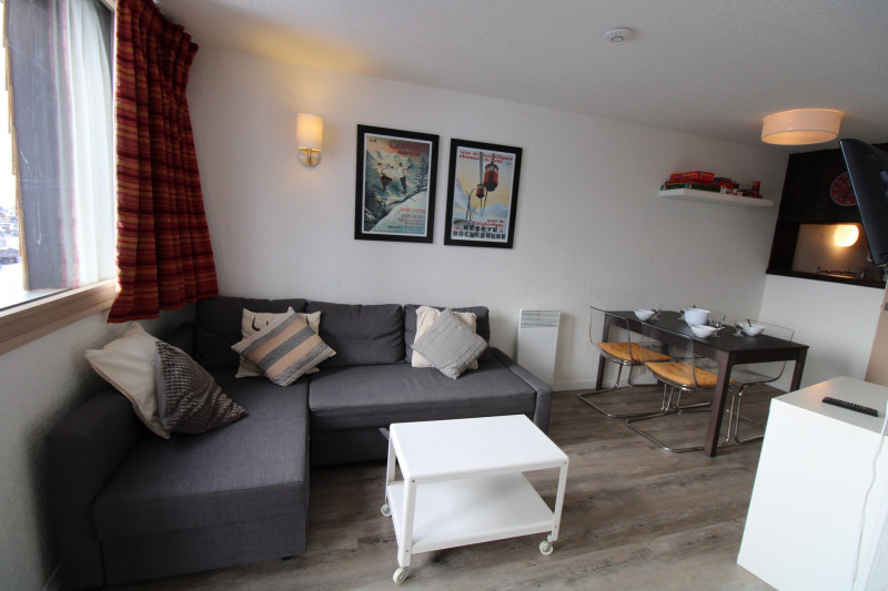 _lv_images__lot_0020392365_01_10380644