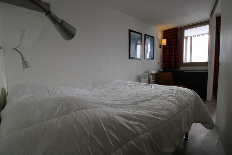 _lv_images__lot_0020392365_05_10034706