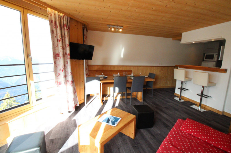 _lv_images__lot_0020392369_03_9860439