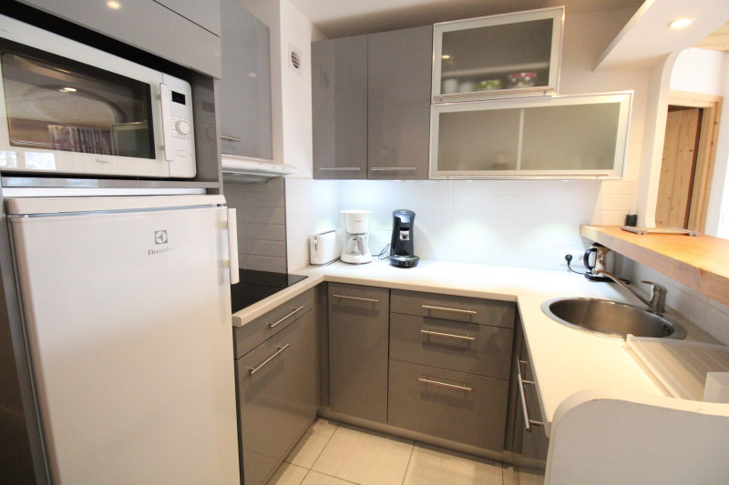 _lv_images__lot_0020392369_06_9556371