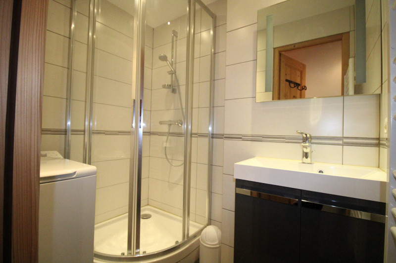 _lv_images__lot_0020392369_09_9741346