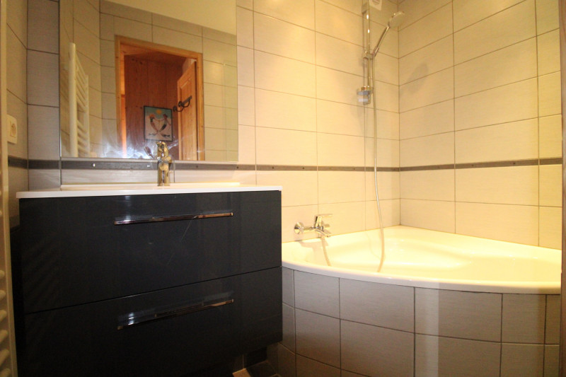 _lv_images__lot_0020392369_10_9409565