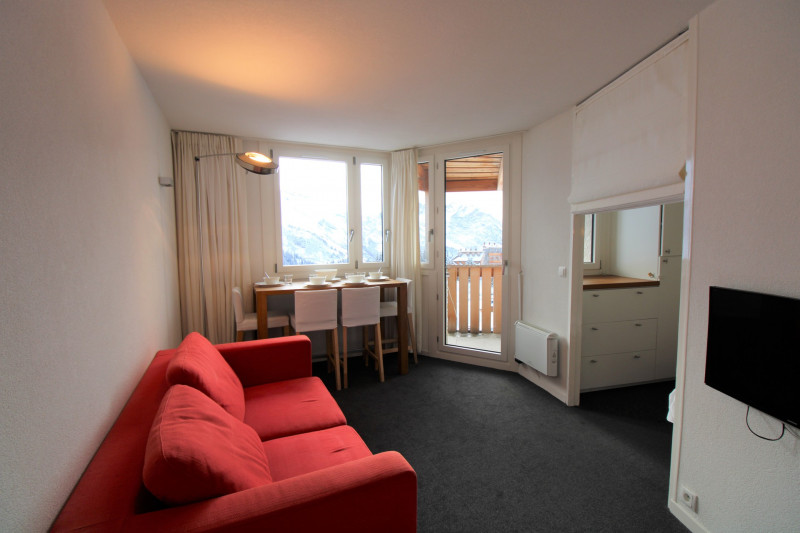 _lv_images__lot_0020392372_02_9834015