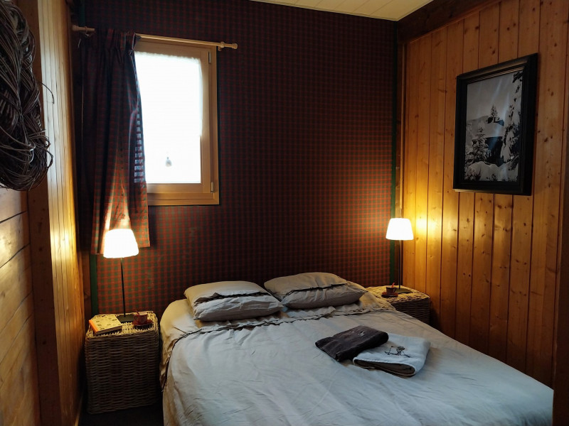 _lv_images__lot_0020392373_10_9873533