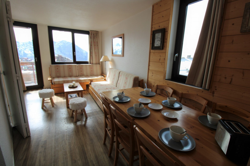 _lv_images__lot_0020392374_03_9576113