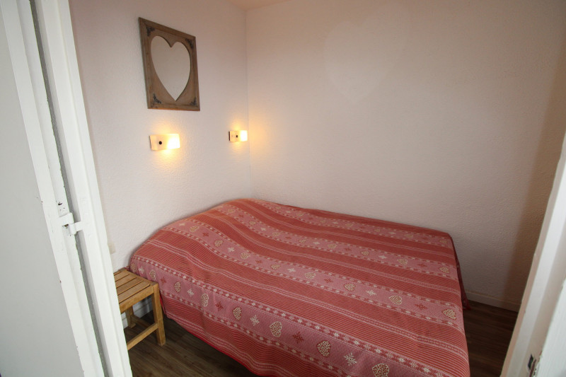 _lv_images__lot_0020392374_07_9840337