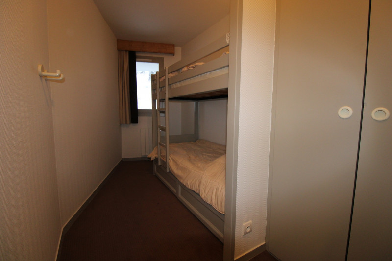 _lv_images__lot_0020392378_05_9253912