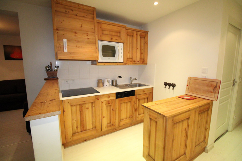 _lv_images__lot_0020392380_04_10129570