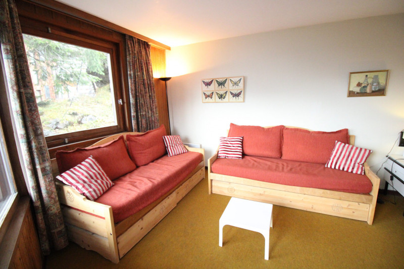 _lv_images__lot_0020392381_03_9377219