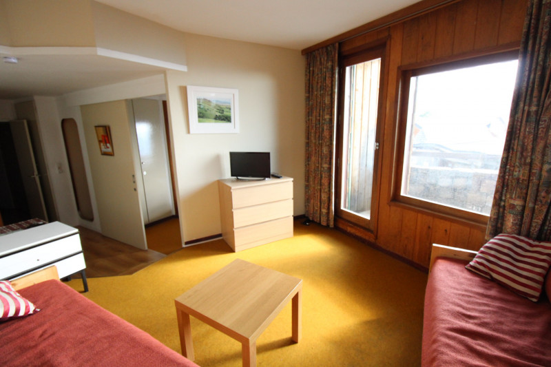 _lv_images__lot_0020392381_04_9319262