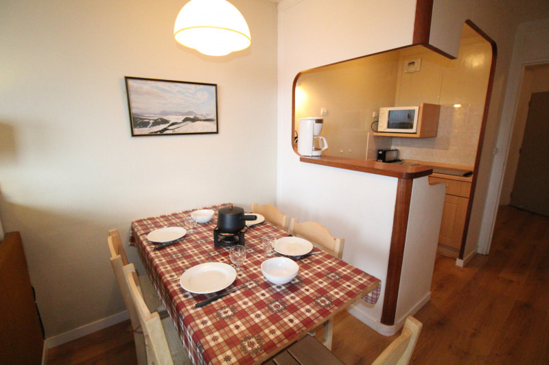 _lv_images__lot_0020392381_05_9319263