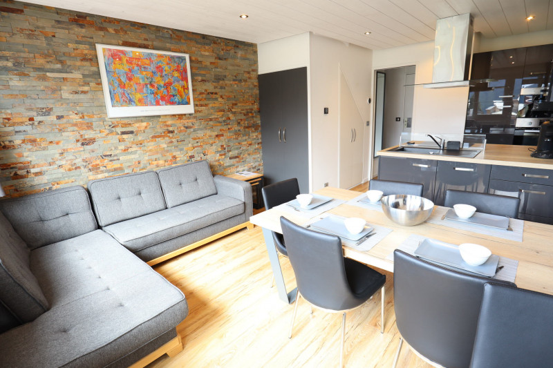 _lv_images__lot_0020392385_01_9668118