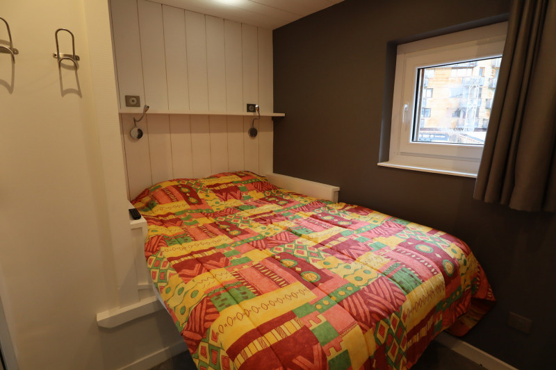 _lv_images__lot_0020392385_06_9768159