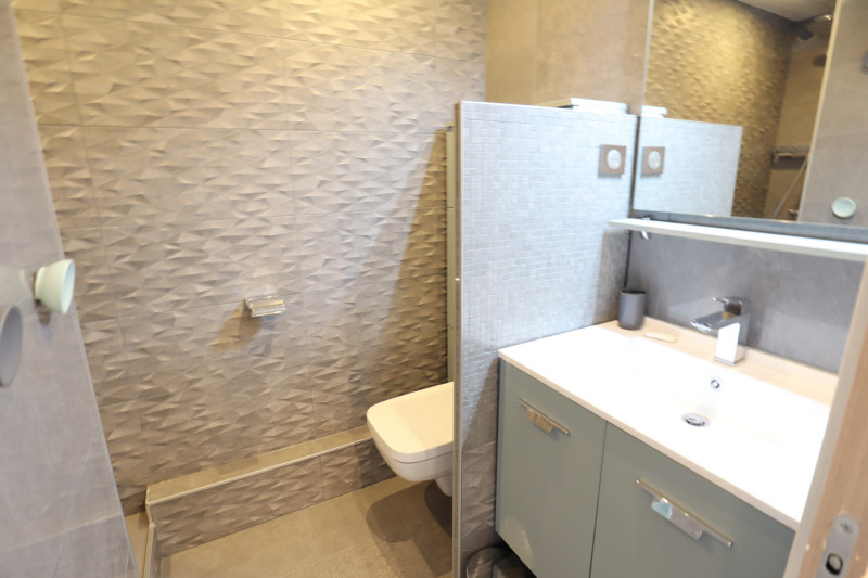 _lv_images__lot_0020392385_08_9390053 _lv_images__lot_0020392385_08_9390053