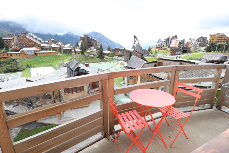 _lv_images__lot_0020392385_09_9820180