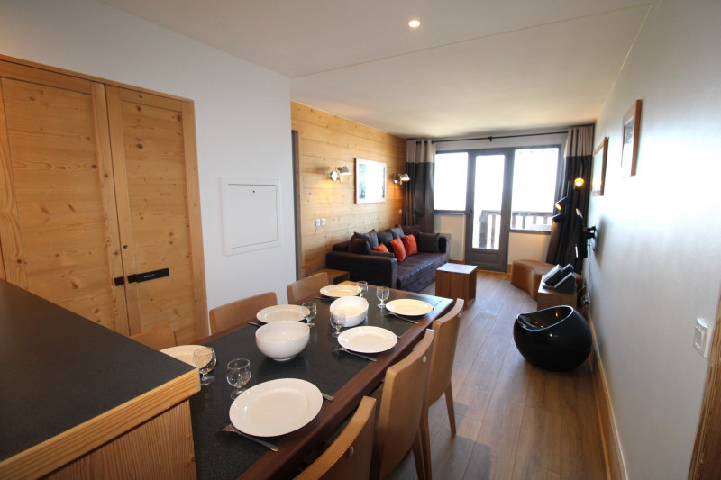 _lv_images__lot_0020392388_01_10068037