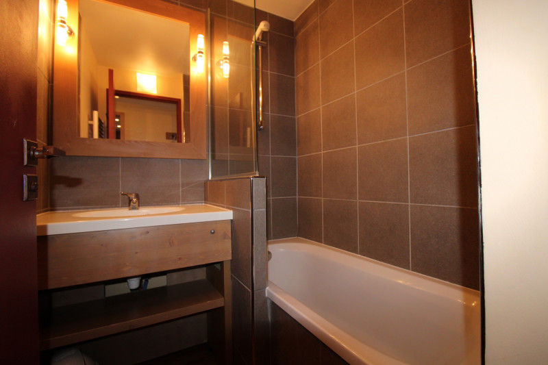 _lv_images__lot_0020392388_09_10312239