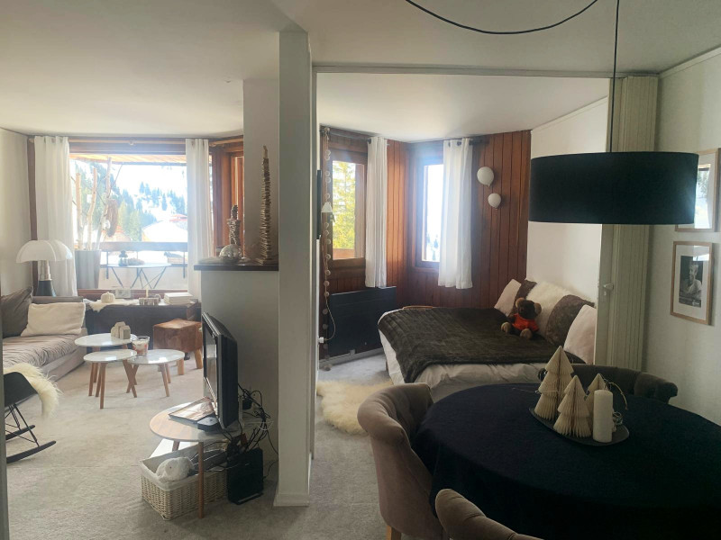 _lv_images__lot_0020392392_02_9814118