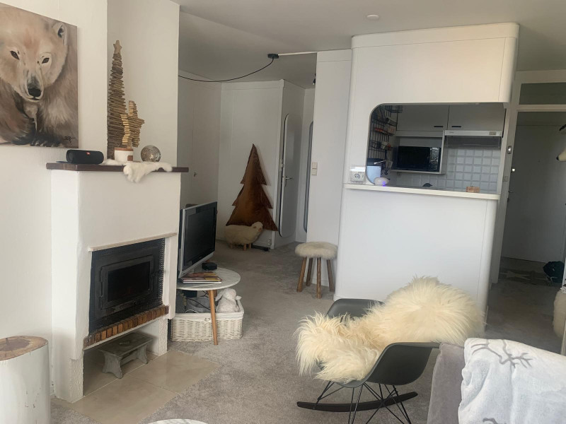 _lv_images__lot_0020392392_04_10021548