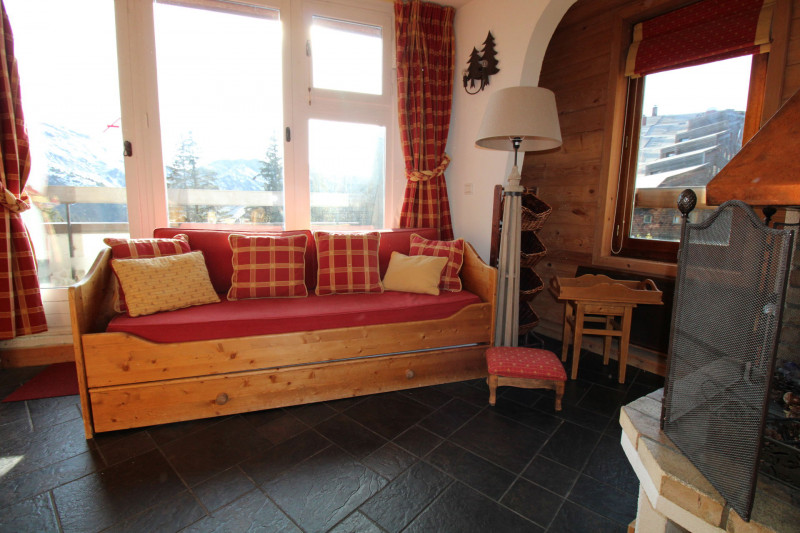 _lv_images__lot_0020392393_03_9419834