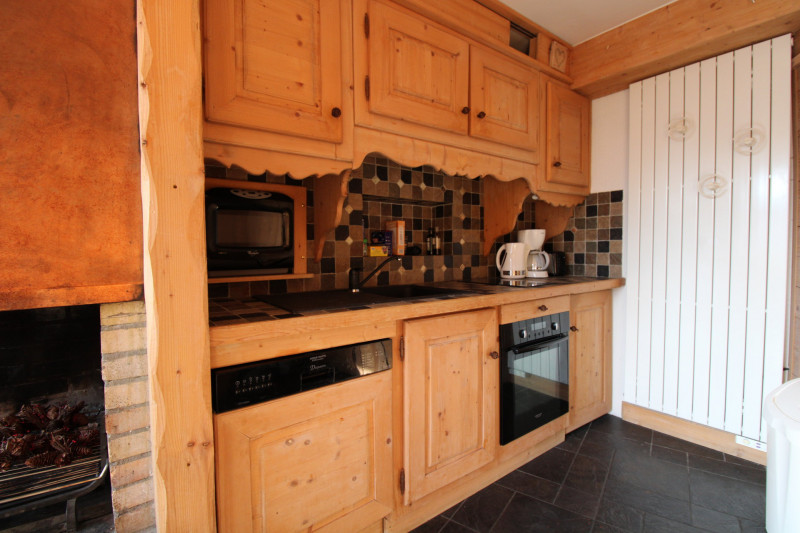 _lv_images__lot_0020392393_05_10358111