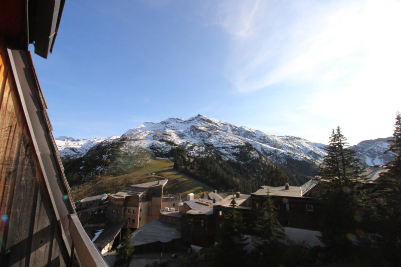 _lv_images__lot_0020392393_08_10041440