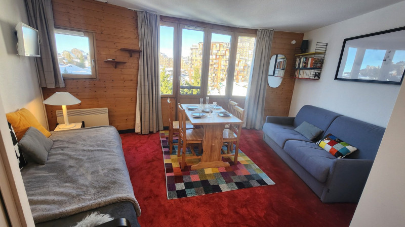 _lv_images__lot_0020392396_01_10082226