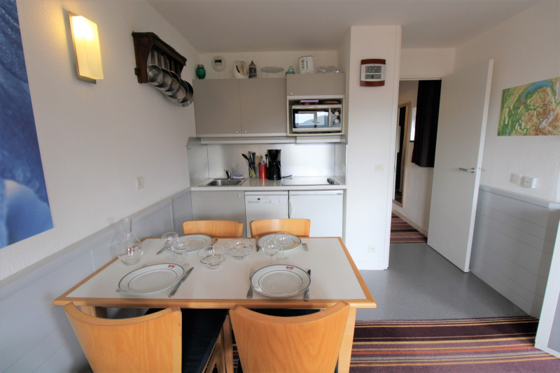 _lv_images__lot_0020392405_04_11216628