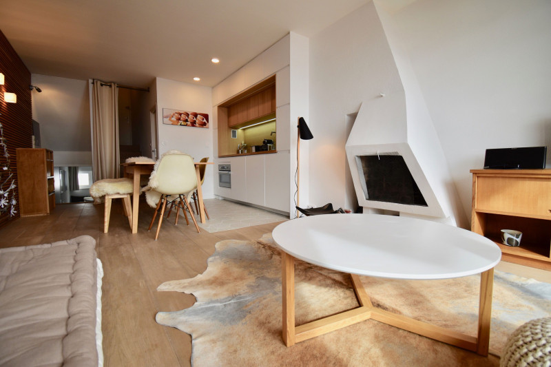 _lv_images__lot_0020392406_03_9344823