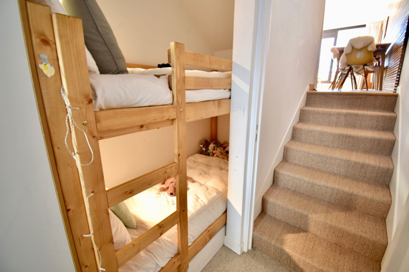 _lv_images__lot_0020392406_07_9779875