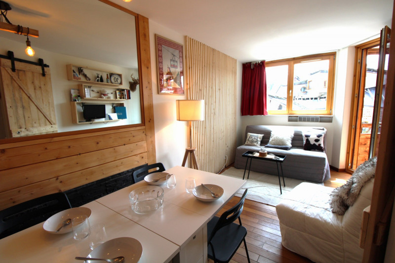 _lv_images__lot_0020392408_01_9980309