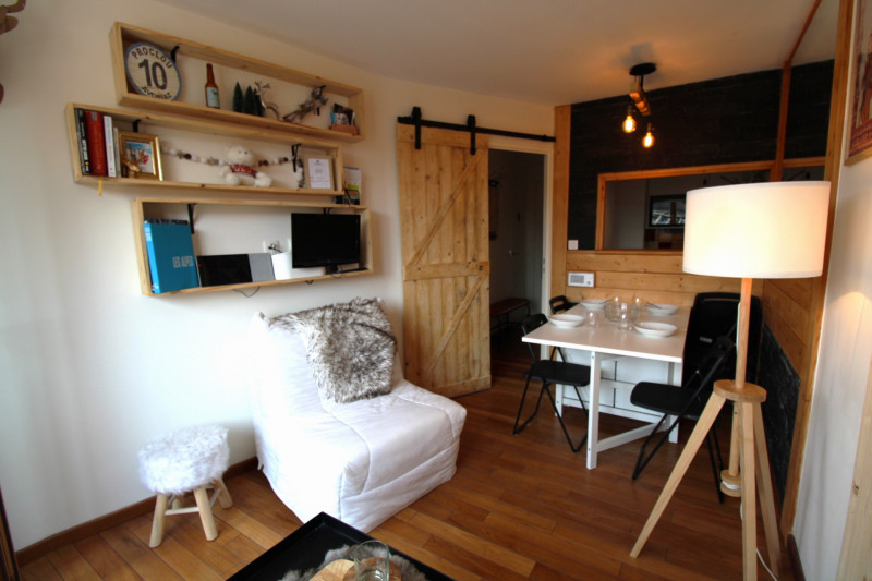 _lv_images__lot_0020392408_02_10136589 _lv_images__lot_0020392408_02_10136589