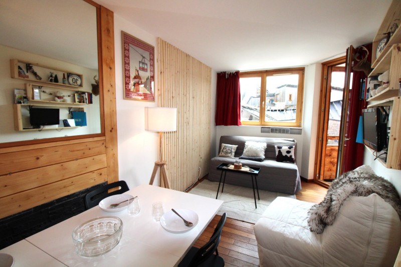 _lv_images__lot_0020392408_04_9484184