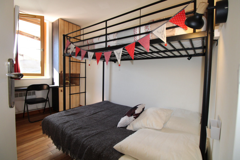 _lv_images__lot_0020392408_07_10048170