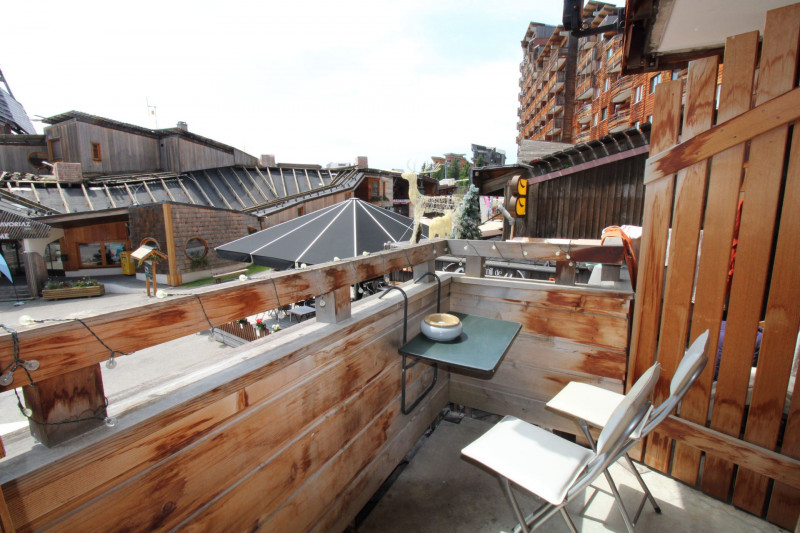 _lv_images__lot_0020392408_12_10027837